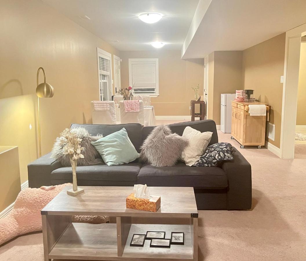 Cozy And Stylish Entire Suite In 哈利法克斯 外观 照片